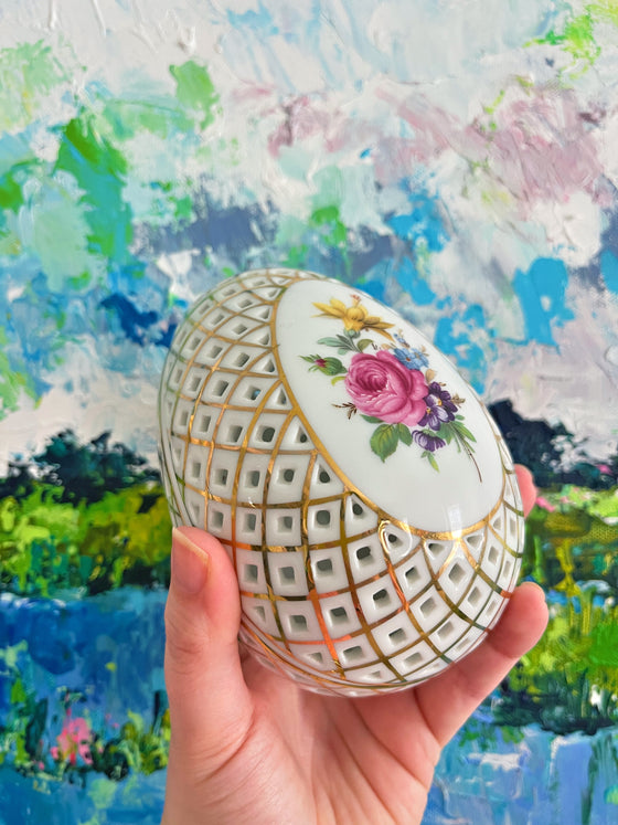 Lovely Porcelain Egg Box